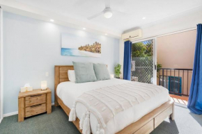 Sunalia - Dual-storey Chic on Chevron Island